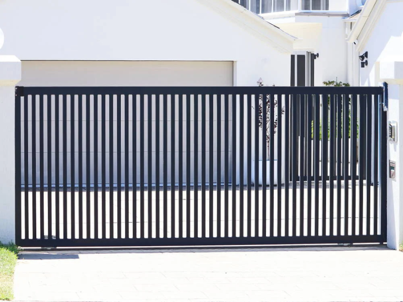 Automatic sliding gate access control system for residential driveway
