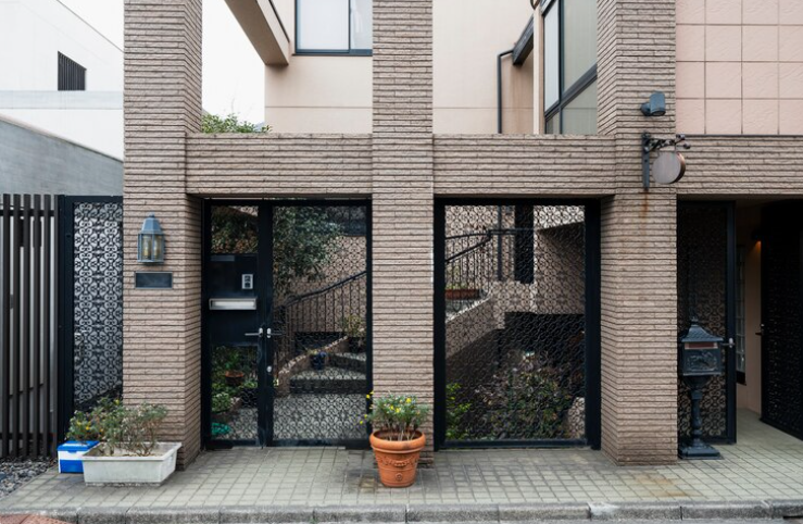 understanding the available options is key to delivering effective entrance automation for duplex projects.