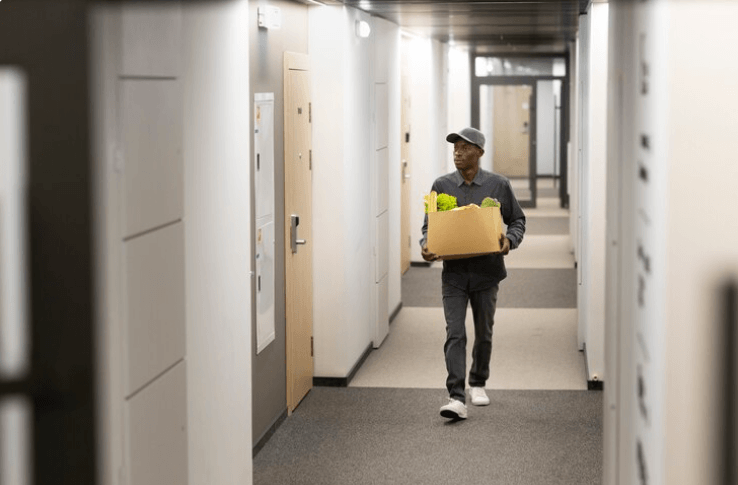 To achieve delivery access without compromising security, buildings must adopt a design approach grounded in a few key principles.