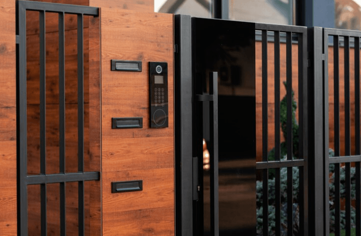 The best systems combine architecture, automation, lighting, communication, and access control into one intuitive ecosystem.